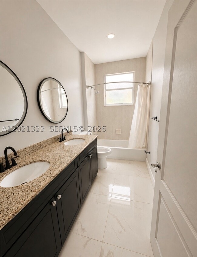Building Photo - 354 Mallard Dr