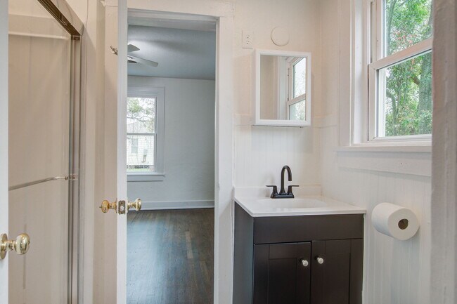 Building Photo - 2607 Madden Dr