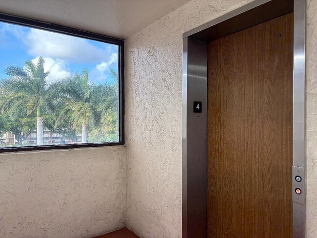 Building Photo - 8900 Washington St