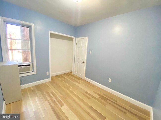 Building Photo - 4055 N 9th St