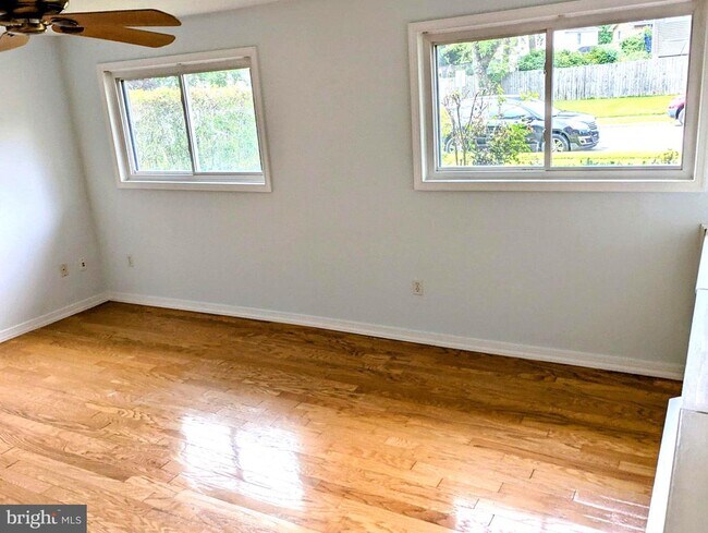 Building Photo - 4507 Weyburn Dr