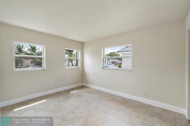 Building Photo - 22139 SW 58th Ave