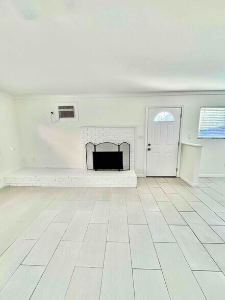 Building Photo - 629 27th St
