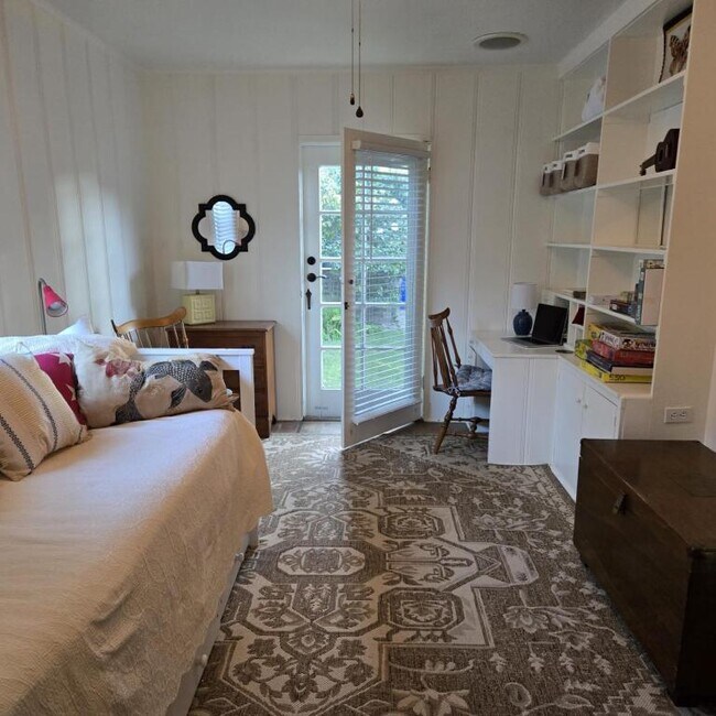 Building Photo - 901 A Ave