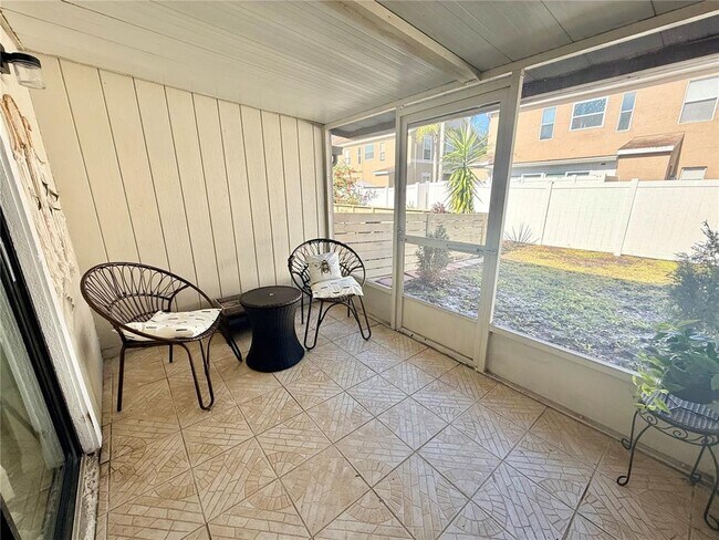 Building Photo - 10053 Lake Oak Cir