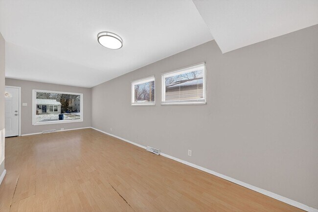 Building Photo - For Rent – 3 Bedroom Home | Section 8 Welcome