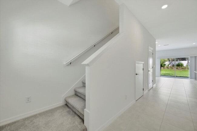 Building Photo - New - Never Lived In Townhome - Lakewood R...