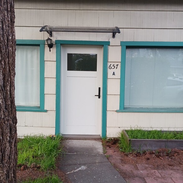 Building Photo - 657 C St