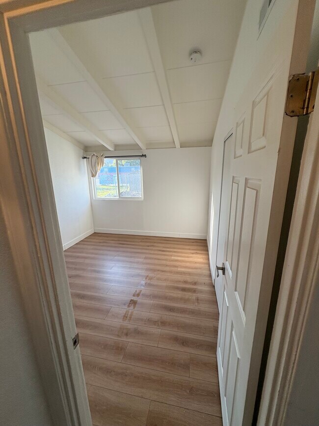 Building Photo - 2103 Avalon Ave