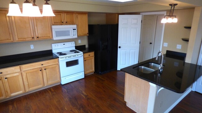 Building Photo - $0 DEPOSIT OPTION. CHARMING 3-BEDROOM HOME IN GREEN VALLEY RANCH WITH SPACIOUS LAYOUT & PRIME LOC...