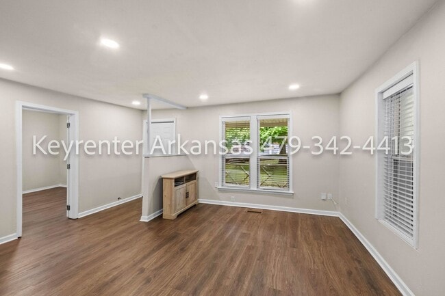 Building Photo - Classic Fayetteville Charm Near Dickson Street with Stunning Outdoor Space