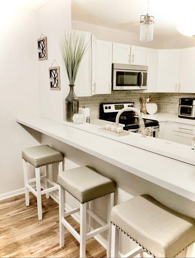 Bar counter and seating - 7610 York Ave S