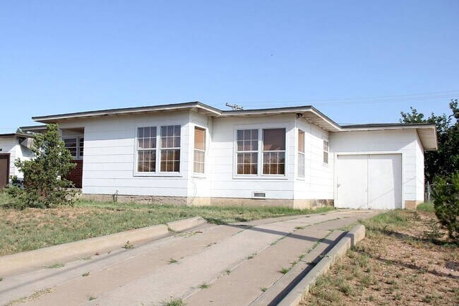 Building Photo - 1500 Tucson Rd