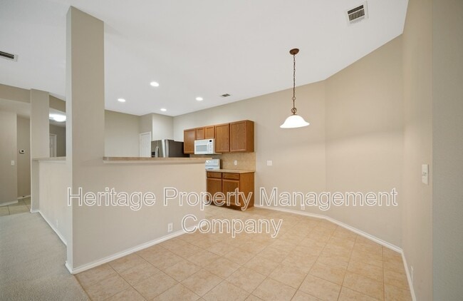 Building Photo - 5125 Knollwood