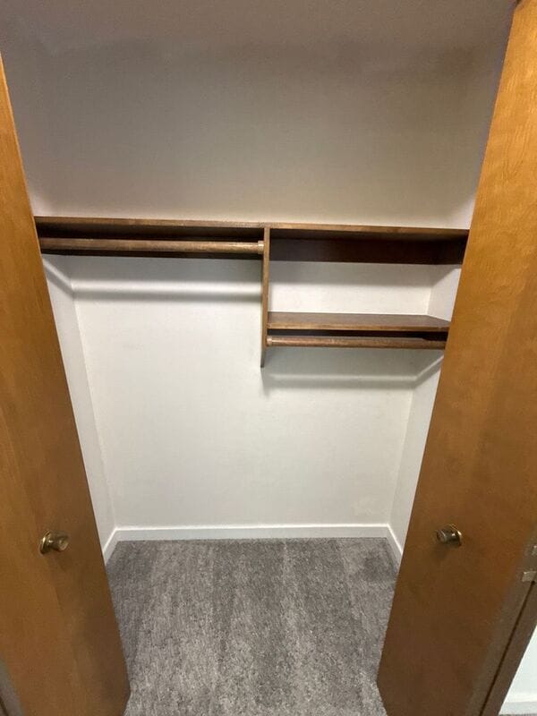 Building Photo - 869 Meadowlawn Dr SE