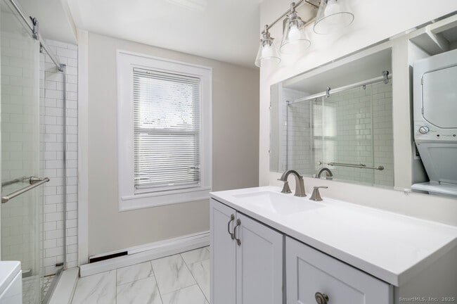 Building Photo - 6 Fremont Pl