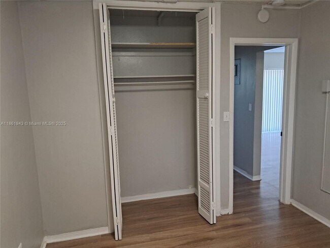 Building Photo - 13025 Emerald Dr