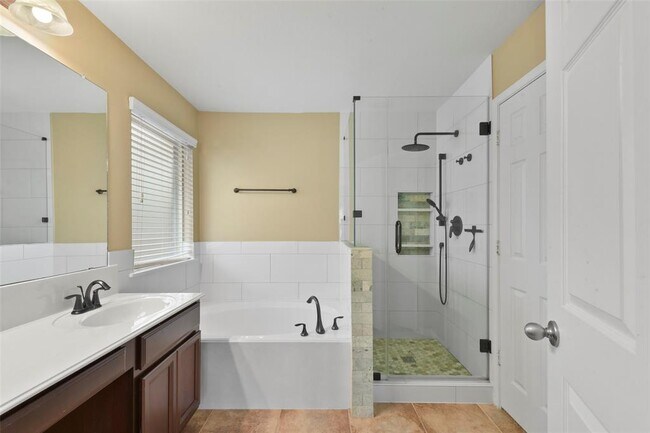 Building Photo - 11431 English Rose Trail