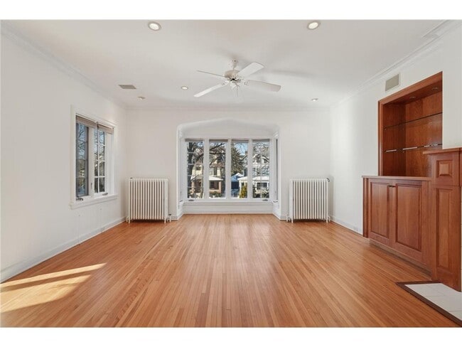 Building Photo - 1721 Humboldt Ave S