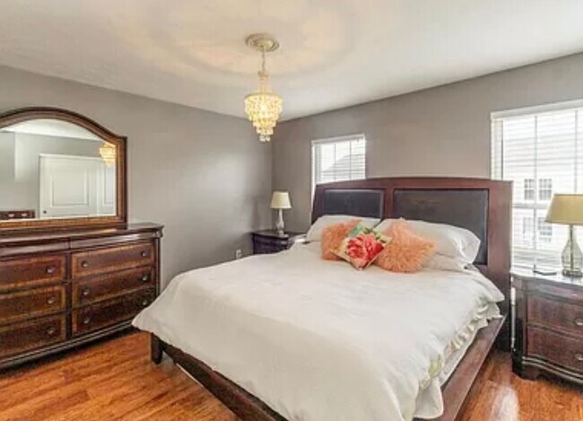 Building Photo - 5587 Bow Falls Blvd