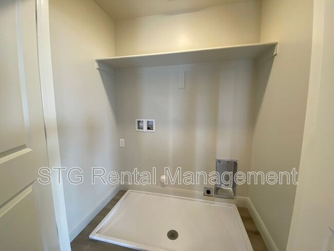 Building Photo - 4381 W 1200 S
