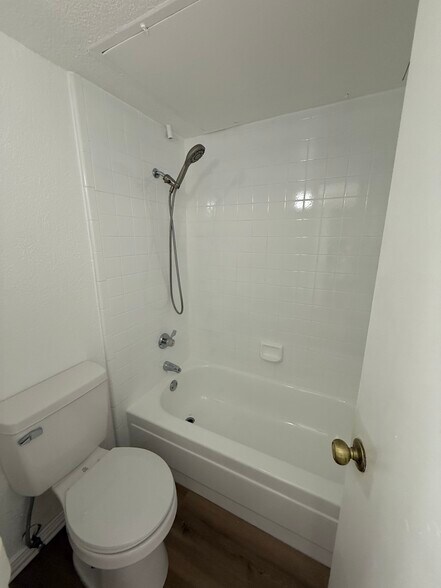 Building Photo - 2310 Bamboo Dr