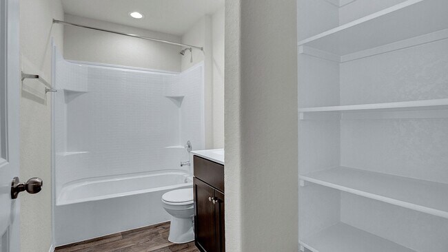 Building Photo - 4 BR / 2 BA - 2032 SF in Seguin - Arroyo Ranch!