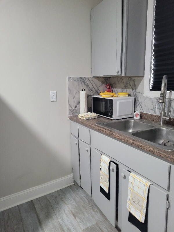 Building Photo - 219 E Mulberry St