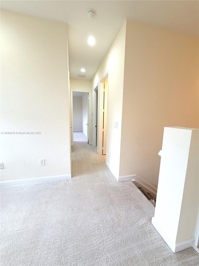 Building Photo - 6033 NW 118th Dr
