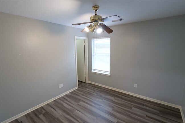 Building Photo - 17427 Hamilwood Dr