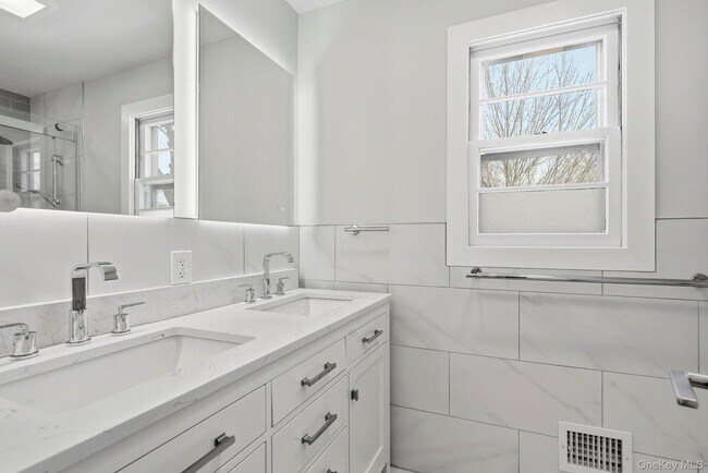 Building Photo - 7 Rural Dr