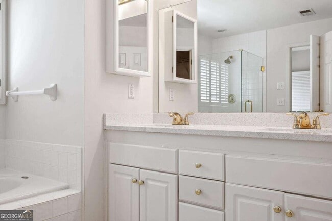 Building Photo - 1118 Sadlers Close