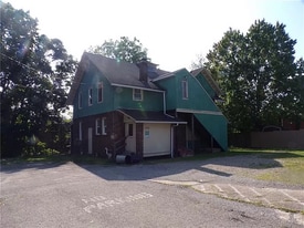Building Photo - 126 College Ave