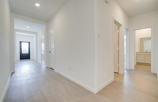 Building Photo - 26514 Foxtail Fern Dr