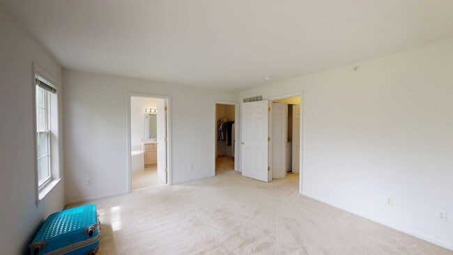 Building Photo - 2974 Barclay Way