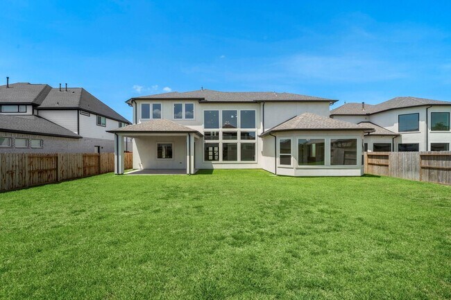 Building Photo - 9806 Oakwood Trl