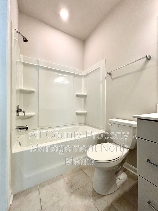 Building Photo - 3518 Hidden Valley Cir