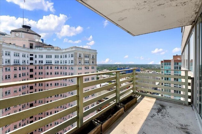 Building Photo - 1 bedroom in Chicago IL 60660