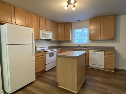 Building Photo - 33 Mabel Ln