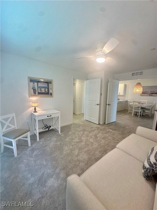 Building Photo - 15265 Grn Acrs Ave