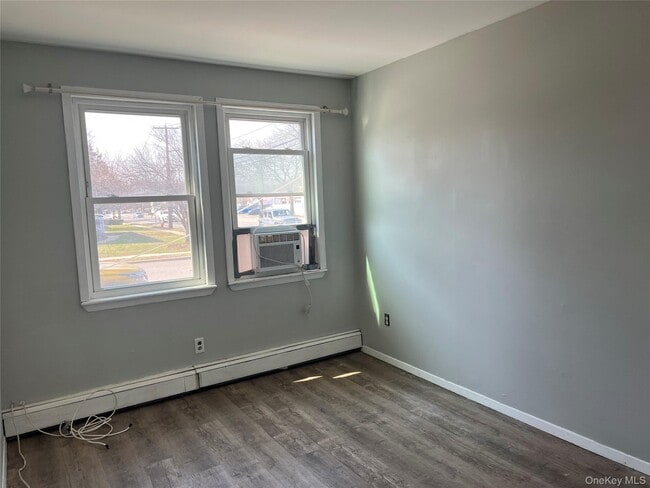 Building Photo - 539 Central Ave