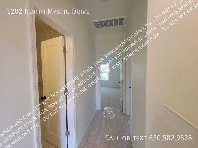 Building Photo - 1202 Mystic Dr