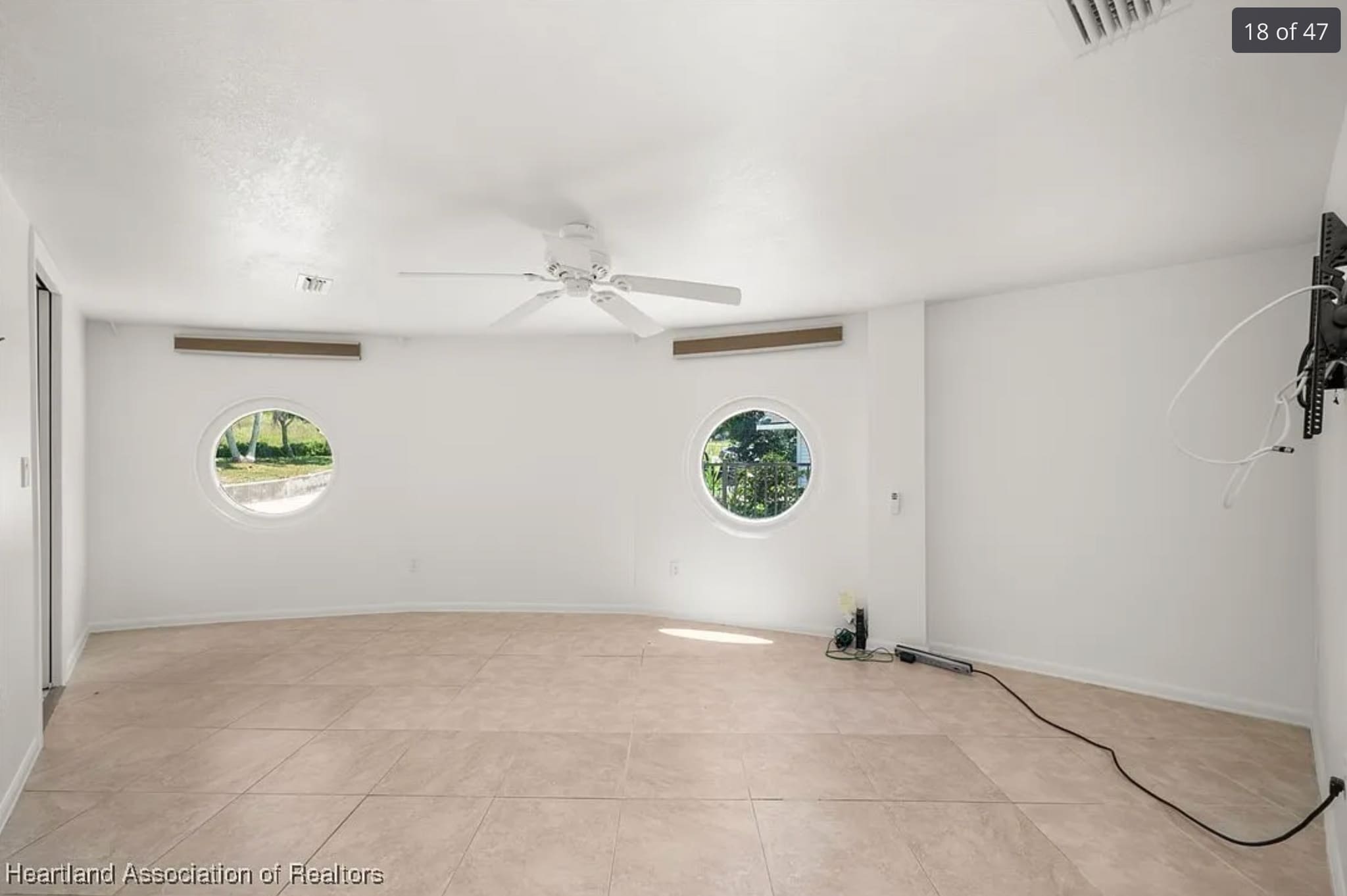 Master Bedroom - 201 Rachard Blvd