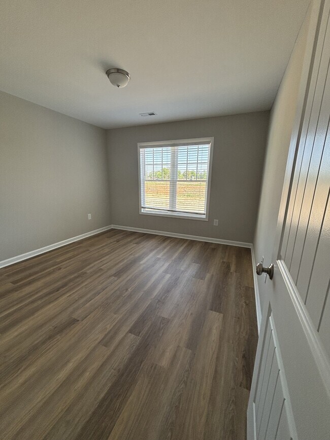 Building Photo - 100 Bradfield Cir