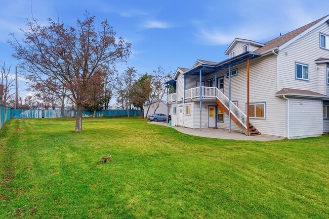 Building Photo - 3446 W Lilac Ct