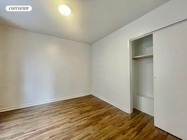 Building Photo - 200 W 109th St
