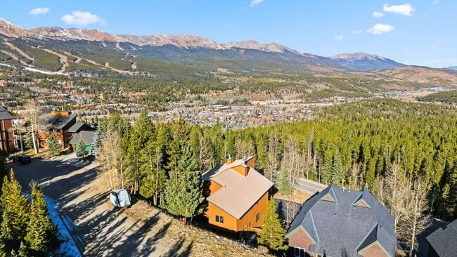 Building Photo - Breck 3-bedroom home with views! 12 month lease!