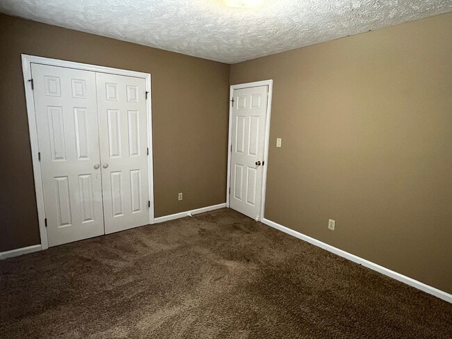 Building Photo - Charming 2 Bed 2 Bath Raeford Home