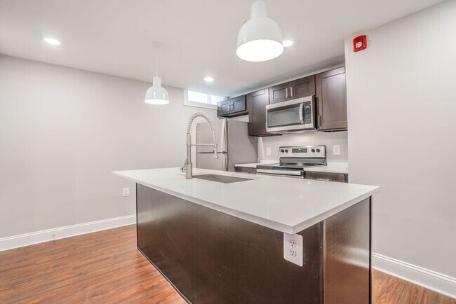 Building Photo - 310 E Lanvale St