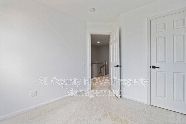 Building Photo - 22707 High Haven Terrace